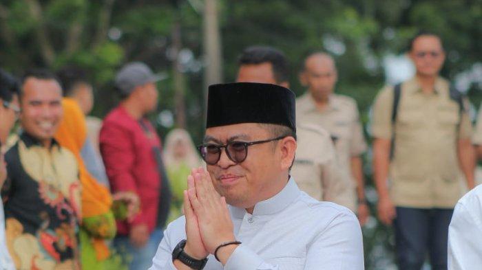Jadi Caleg DPR, Endipat Wijaya Komit Majukan Pendidikan Warga Kepri Profil Endipat Wijaya, Anggota DPR yang Sindir Donasi Rp 10 M ke Sumatera
